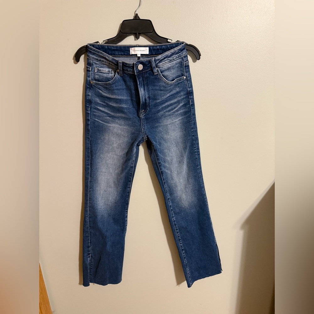Stylish Cropped Blue Jeans